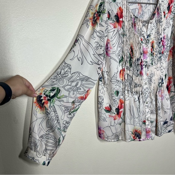 Anthropologie Geisha Barnes Pintucked Ivory Floral Abstract  Button Down Shirt - Picture 8 of 12